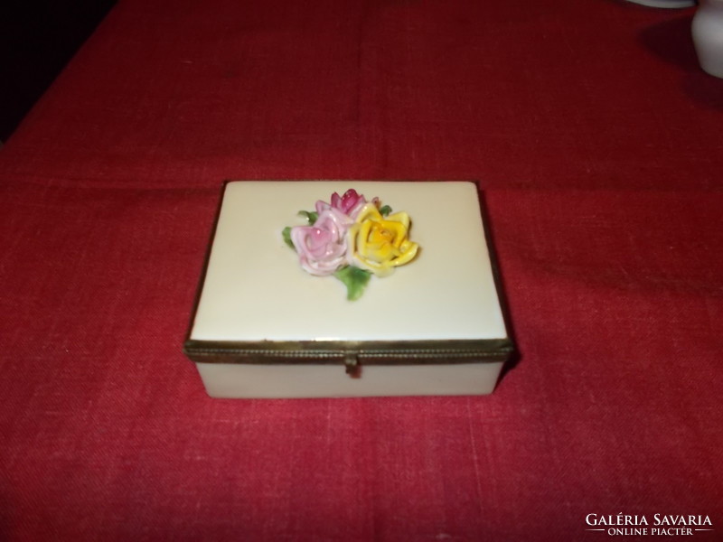 Porcelain jewelry box