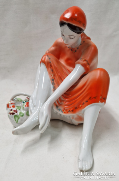 Nagyméretű szép festésű Arpo porcelán fiatal lány figura hibátlan állapotban 16 cm