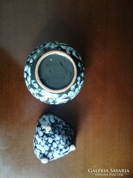 Ceramic ikebana are gorka-like
