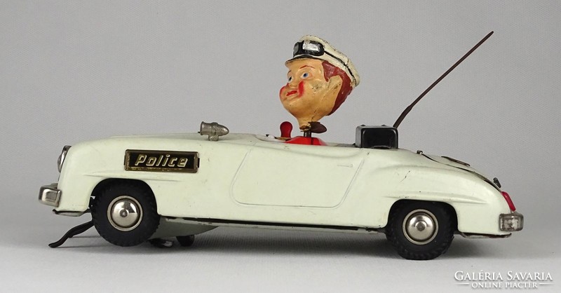 1N776 old retro gamma 104 German plate car police car police