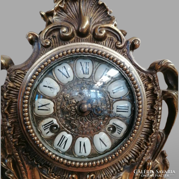 Barokk puttós réz kandalló óra - 1002