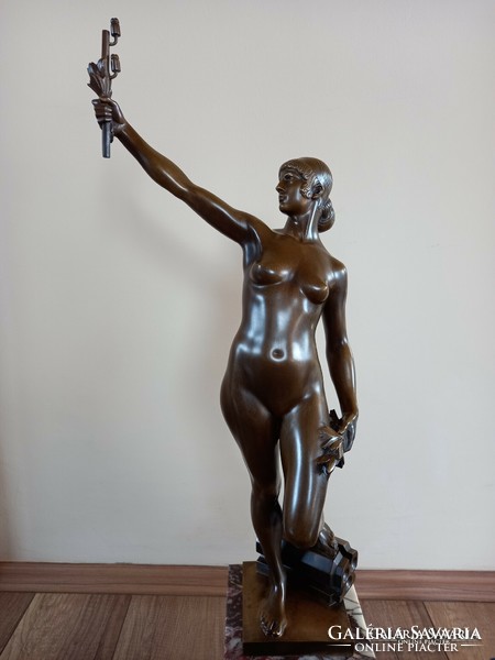 Telcs Ede bronz szobor: A Villamosság Allegóriája