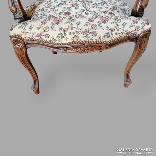 Neobarokk virágos karos szék