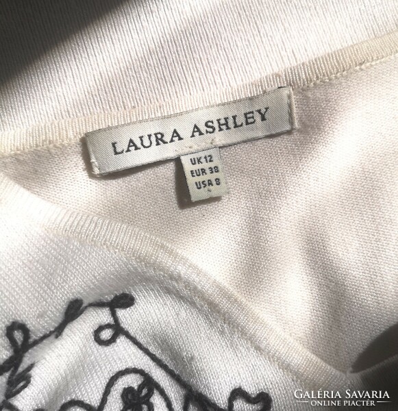 Laura ashley sweater size 38 cream white-black fine knit