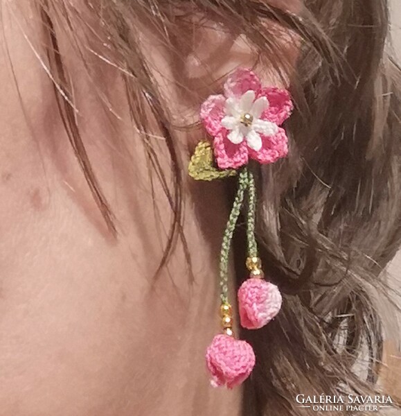 Mikrohorgolással készült lógós fülbevaló rózsaszín ombre