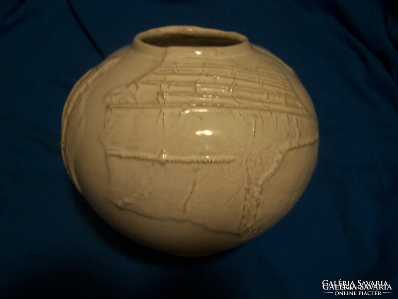 zsuzsa G. Heller 1953) applied spherical vase - 1984