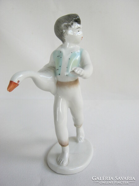 Hollóház porcelain goose matyi