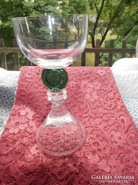 Kupa alak--alsó rész buborékos üveg kehely  szép kézműves munka ​.19,5 cm