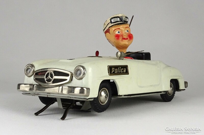 1N776 old retro gamma 104 German plate car police car police