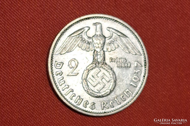 Imperial silver swastika 2 marks 1937. F (485)