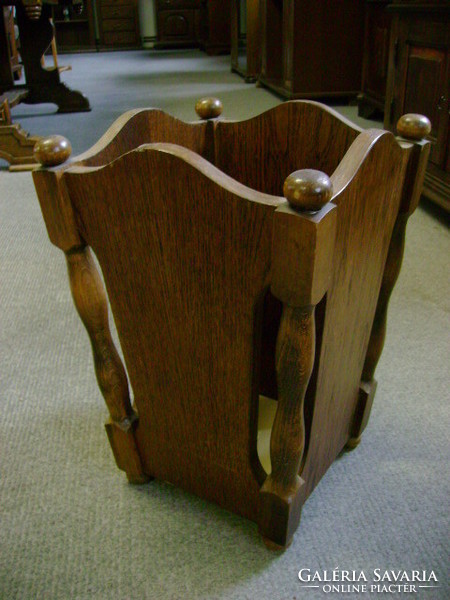 Dutch rustic oak umbrella stand in very nice condition and quality