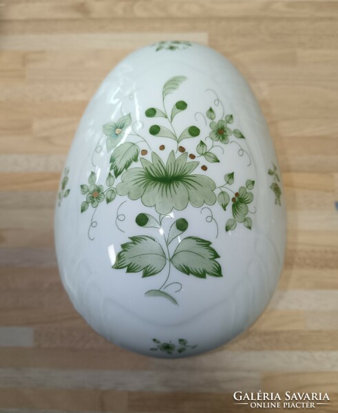 Hóllóháza porcelain egg bonbonier