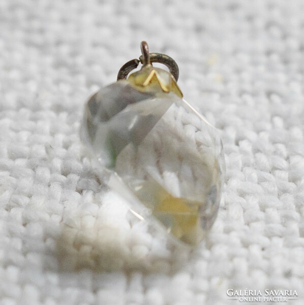 Heart-shaped pendant, crystal, quartz 1.5 x 2 x 1.1 cm