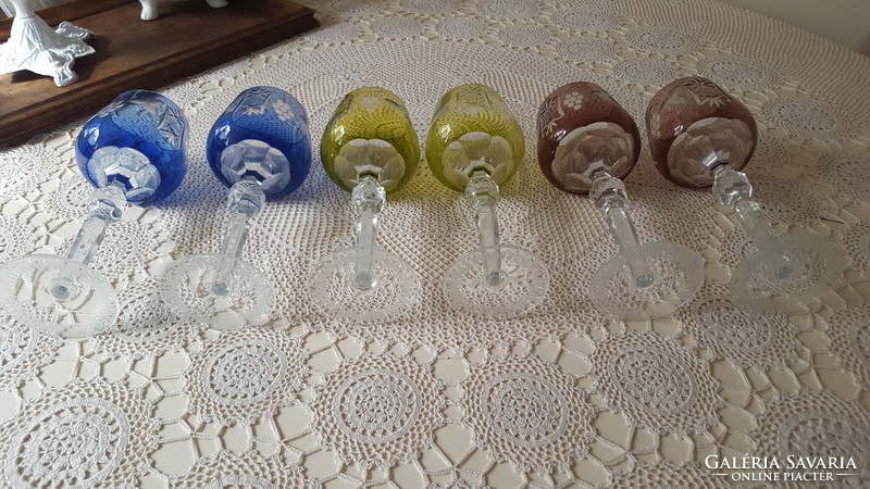 Colored lip crystal wine glass set