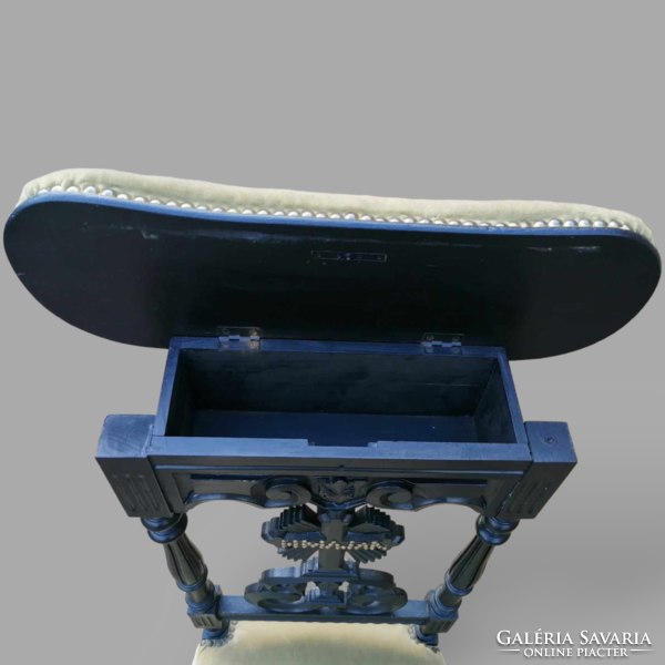 Baroque prayer chair, kneeler