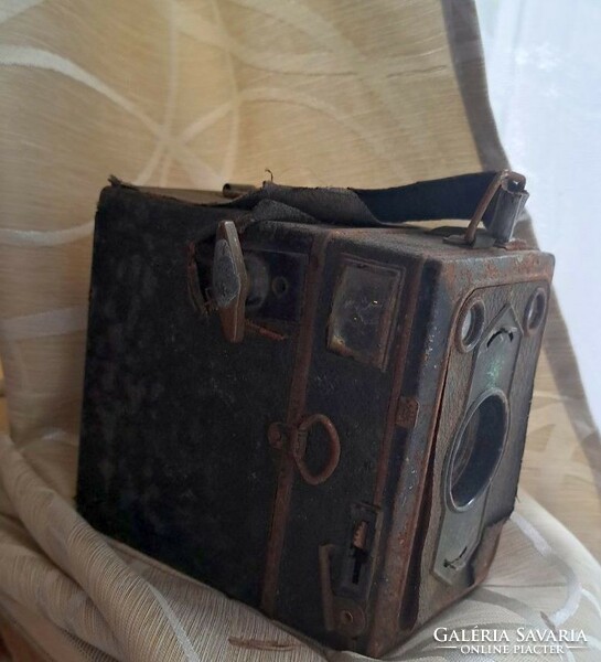 Antique camera, box machine for spare parts, decoration for renovation.