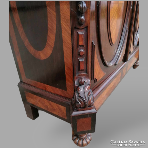 Neo-Renaissance marquetry chest of drawers