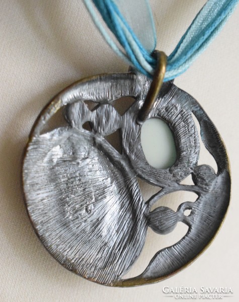 Nyaklánc hippy stílus , textil szalag , bronz medál gyöngy és zománc díszítés 42 cm , 4,8 cm medál