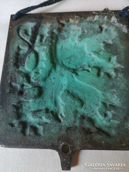 Bronze plate with coat of arms