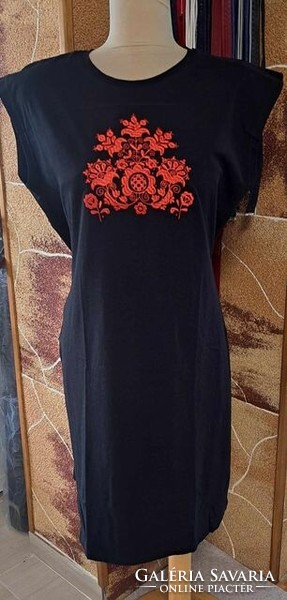 Embroidered women's dresses