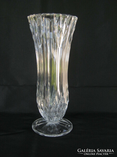 Beautifully shaped thick glass base vase 25 cm weighs 1 kg