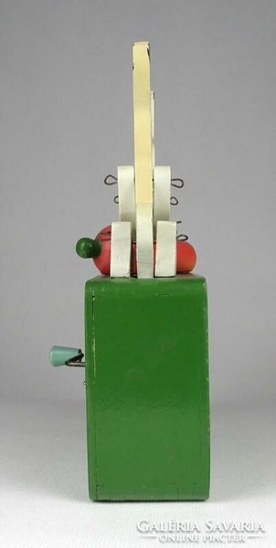 1K781 Régi zenélő répát fűrészelő nyulak fa gyerekjáték 18.5 x 15.5 cm