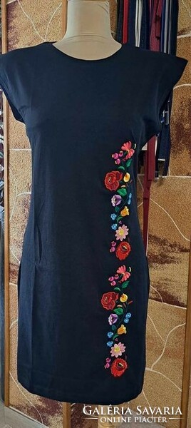 Embroidered women's dresses