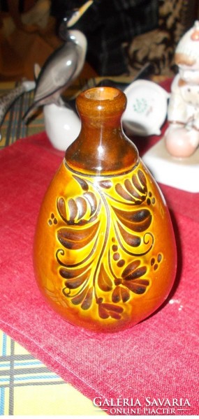 Hasas majolica bottle