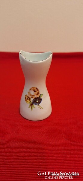 Aquincumi porcelán virágos váza.