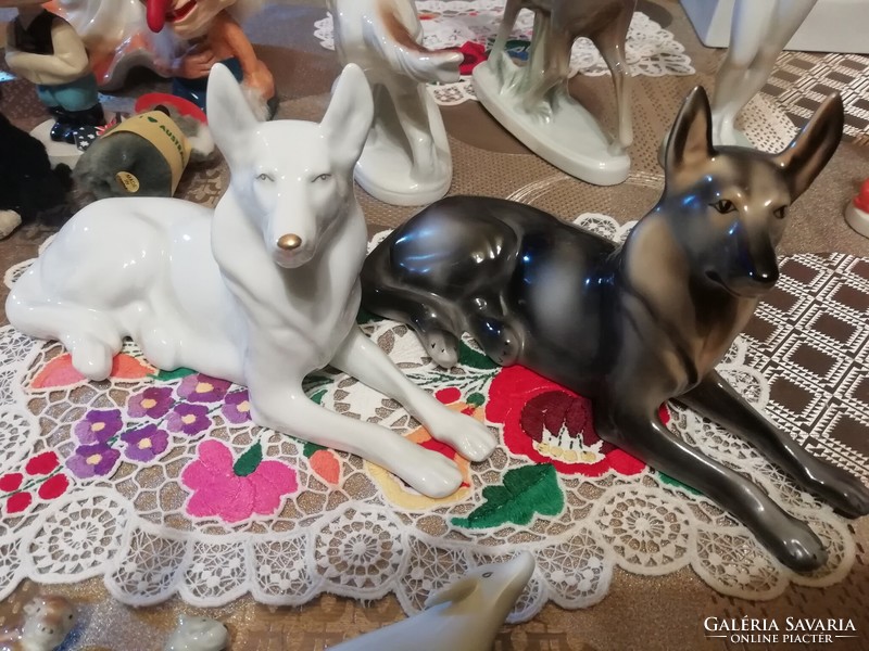 Antik porcelán  gyűjteményből Ritka fehér kutya