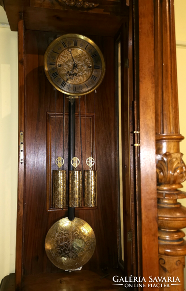 Beautiful 3-weight Neo-Renaissance wall clock