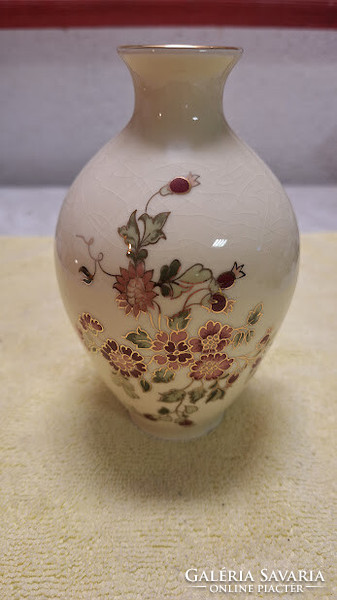 A vase from Zsolna!