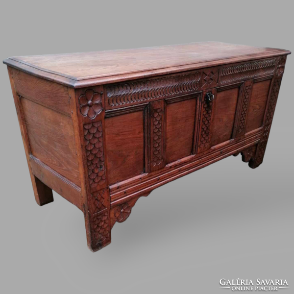 Neo-Renaissance chest