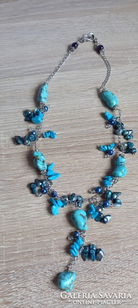 Mineral necklace made of turquoise stone and pearls