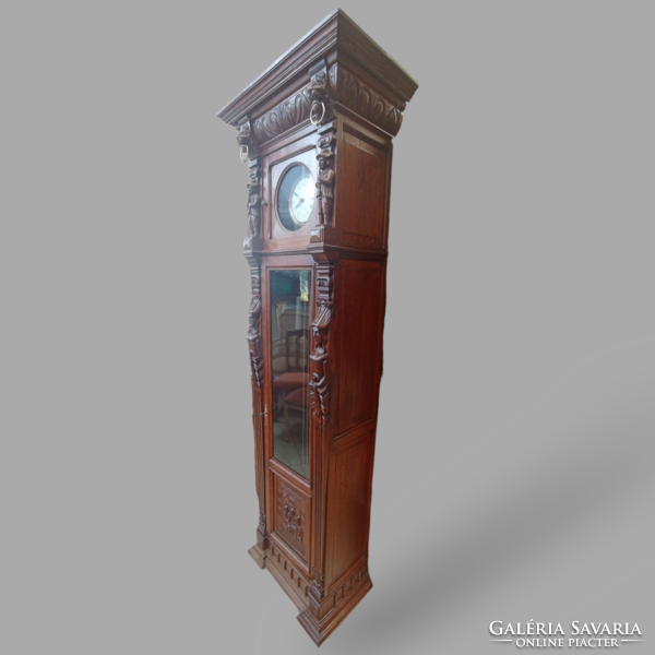 Neo-Renaissance bedside clock