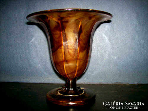 Glass vase with base 15 cm high and 15.5 Cm in diameter