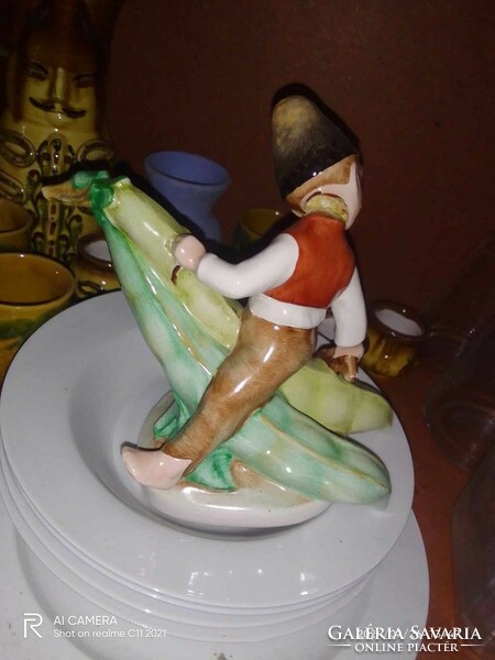 Bodrogkeresztúri sérült figurális kerámia