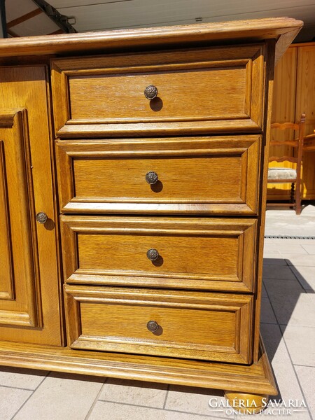 For sale: 2 identical 4-drawer oak chests of drawers with doors. Price / 1 pc. Furniture is beautiful, in like-new condition. Sizes