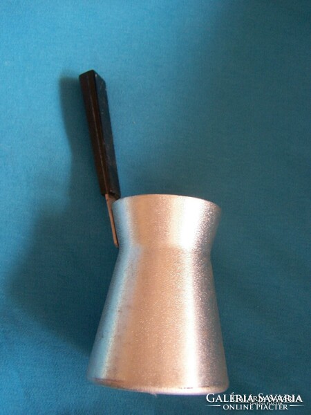 Retro coffee pourer with aluminum body vinyl handle with a height of 16 cm. Flawless, in good condition original re