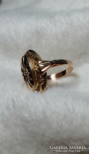 Antique gold ring