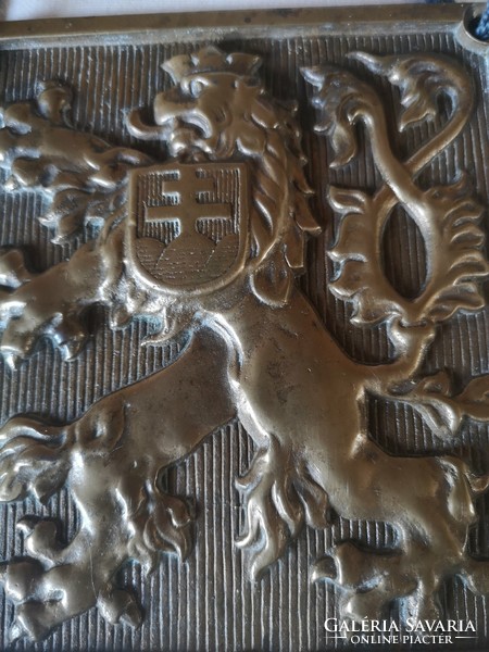 Bronze plate with coat of arms
