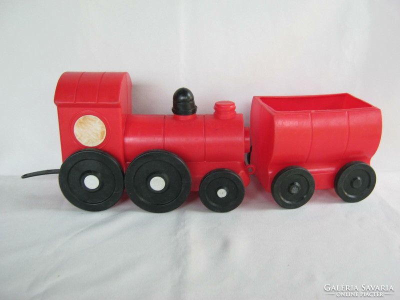 Retro műanyag játék mozdony vonat