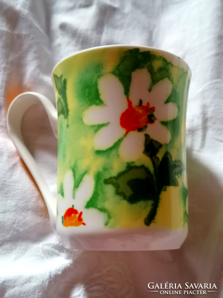 Retro, beautiful spring floral, eggshell English tea mug