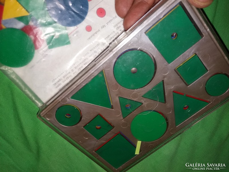 Old school 1970s and 1990s logo logic game in one gallaplast kft according to the pictures