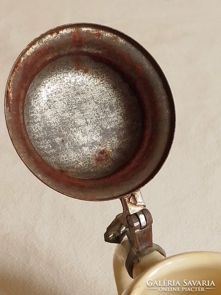 Antik régi müncheni bajor fém fedeles fajansz kerámia sörös korsó krigli Bier-stein 9,5 cm