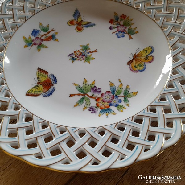 Victória Herend porcelain wall plate with vbo pattern