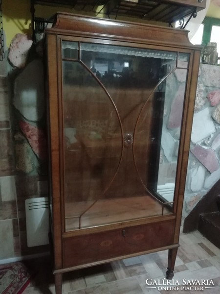 Beautiful antique display case without porcelains