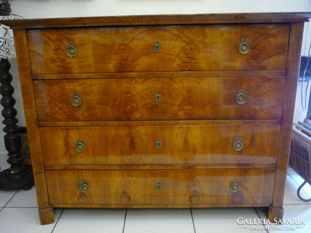 Original antique pear tree svartnis Biedermeier 4-drawer chest of drawers from around 1860.