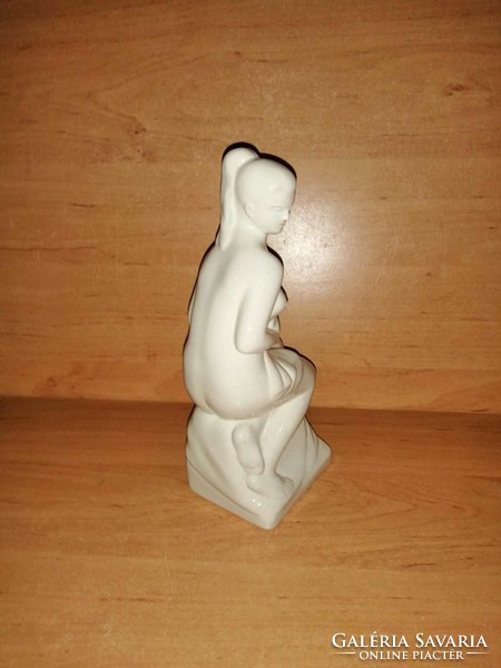 Oláh Sándor porcelán női akt figura (po-2)