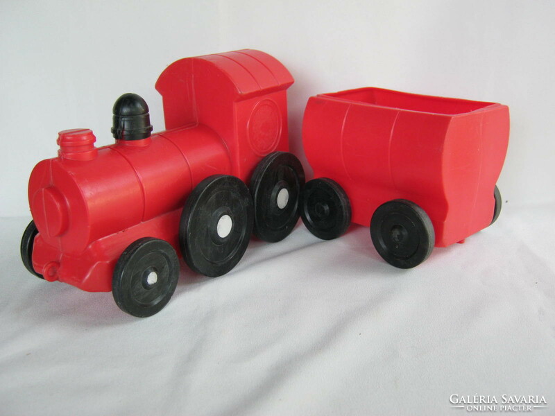 Retro műanyag játék mozdony vonat